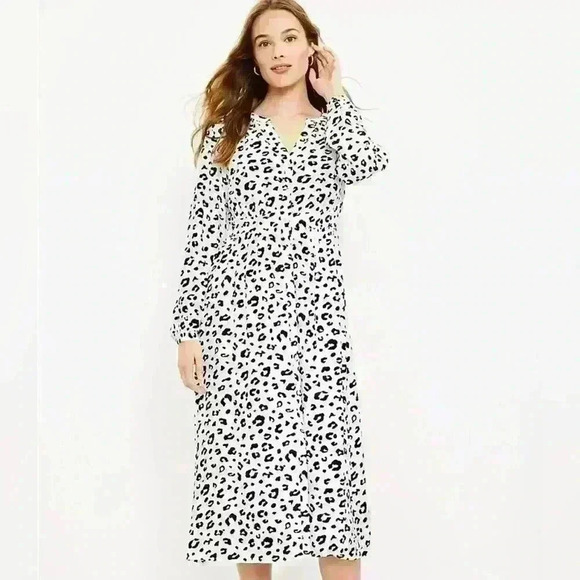 NWT Loft Long Sleeve Button Down Elastic Back - Picture 1 of 8